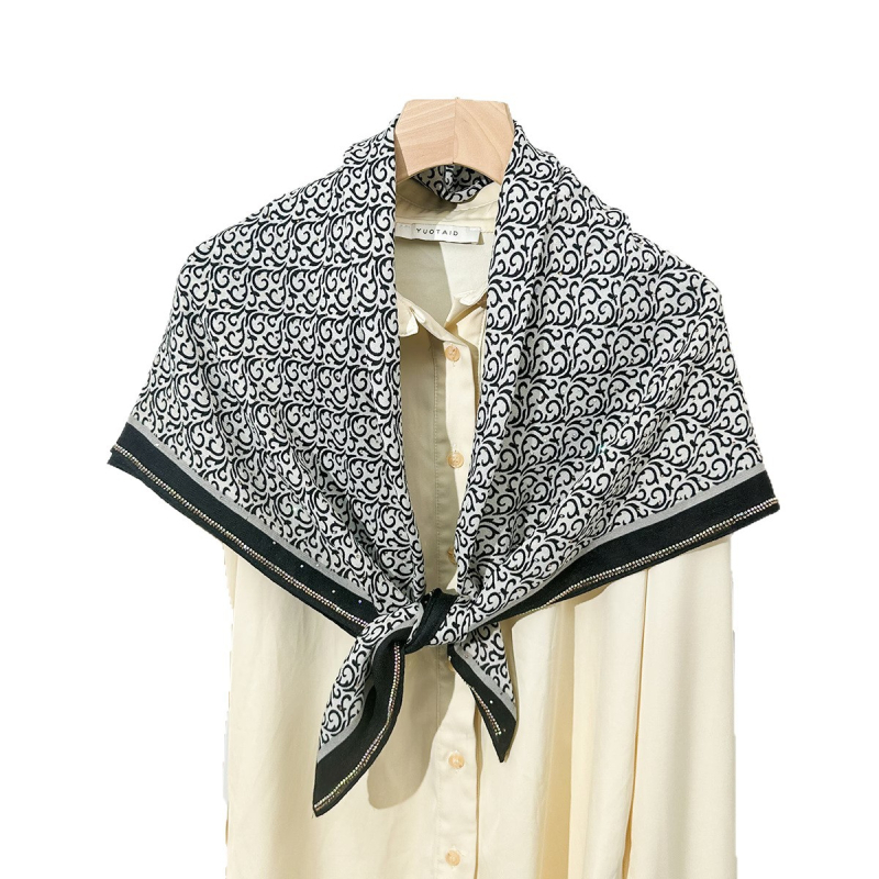 2026 Jednostavan otisak svilenog šala za žene, veliki kvadrat 90 cm, svila twill, retro svestrani šal za putovanja