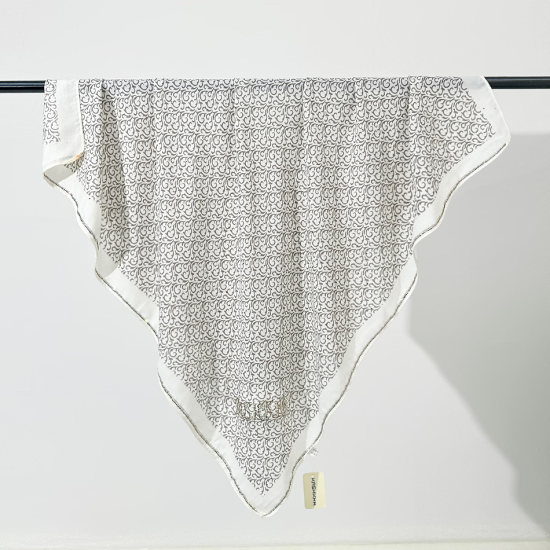 2026 Jednostavan otisak svilenog šala za žene, veliki kvadrat 90 cm, svila twill, retro svestrani šal za putovanja