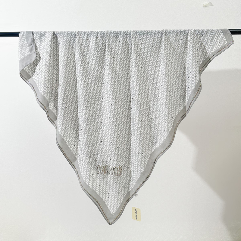 2026 Jednostavan otisak svilenog šala za žene, veliki kvadrat 90 cm, svila twill, retro svestrani šal za putovanja