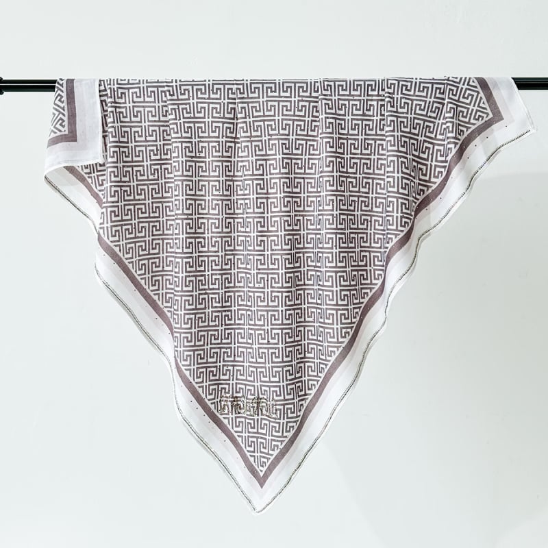 2026 Jednostavan otisak svilenog šala za žene, veliki kvadrat 90 cm, svila twill, retro svestrani šal za putovanja