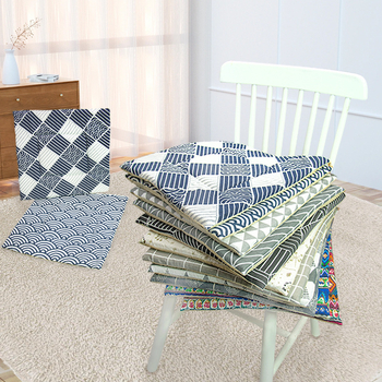 Vytlačený poťah na stoličku z polyestera-bavlny s geometrickým vzorom, vzorom houndstooth a kvetinovým motívom – moderný minimalistický štýl, výplň PP bavlna, značka Mr. Bao