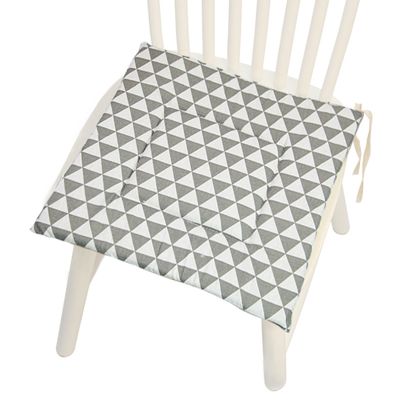 Vytlačený poťah na stoličku z polyestera-bavlny s geometrickým vzorom, vzorom houndstooth a kvetinovým motívom – moderný minimalistický štýl, výplň PP bavlna, značka Mr. Bao