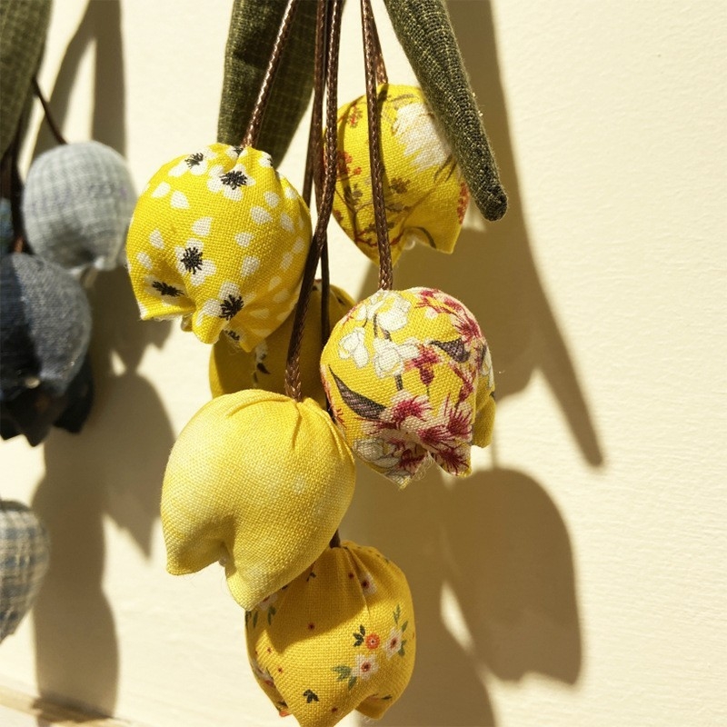 Ručne vyrobený DIY materiálny set pre dospelých začiatočníkov na vyšívanie — prívesok s tulipánom, autoprívesok, Lu výšivka, patchwork