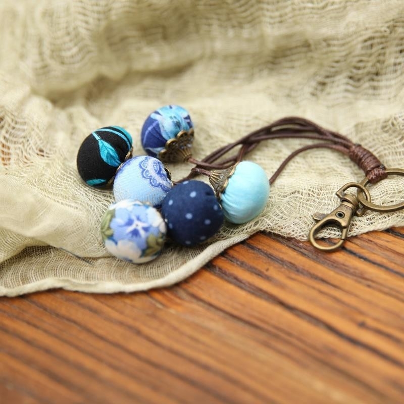 Ručne vyrobený DIY materiálny set pre dospelých začiatočníkov na vyšívanie — prívesok s tulipánom, autoprívesok, Lu výšivka, patchwork