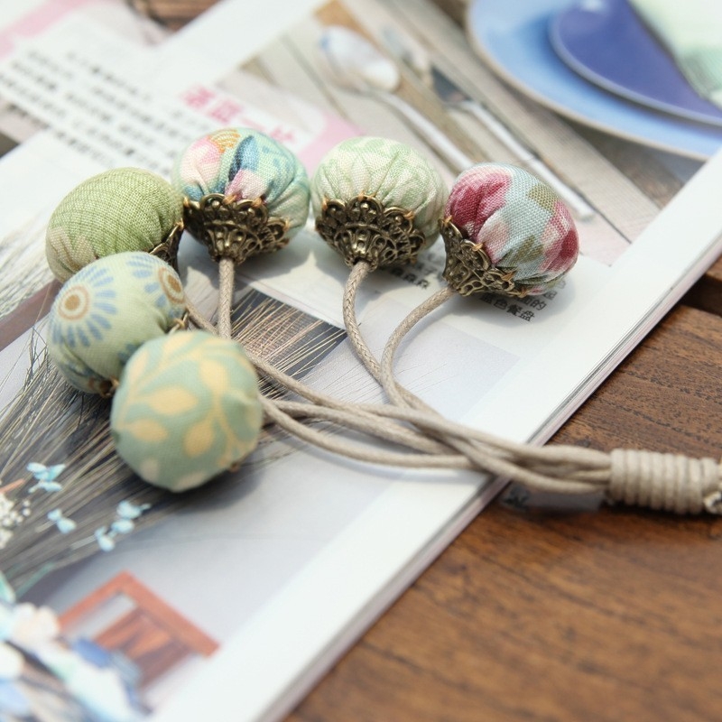 Ručne vyrobený DIY materiálny set pre dospelých začiatočníkov na vyšívanie — prívesok s tulipánom, autoprívesok, Lu výšivka, patchwork