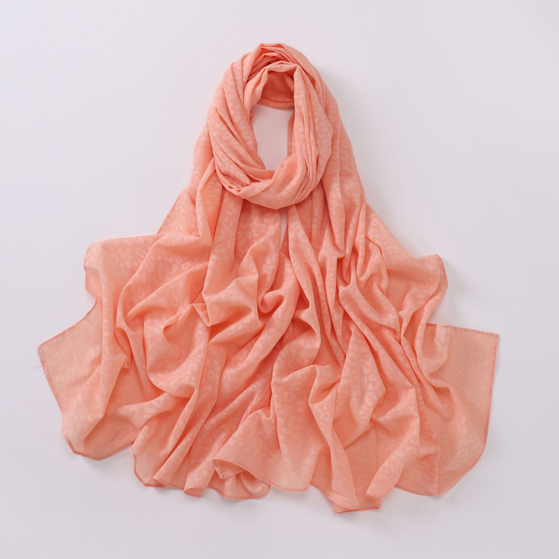 Gyöngyházfényű chiffon sál leopárd mintás, domborított mintával, etnikus kisebbségi stílusú kendő