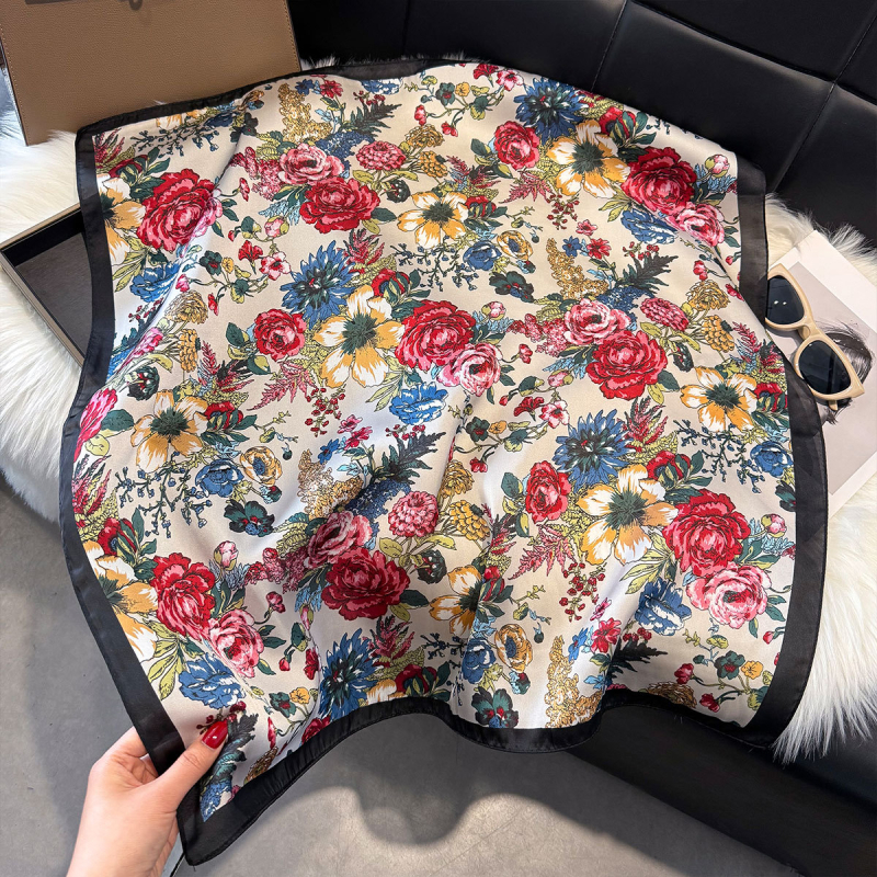 70x70 cm női poliészter négyzet alakú sál finom virágos mintával, elegáns francia stílus