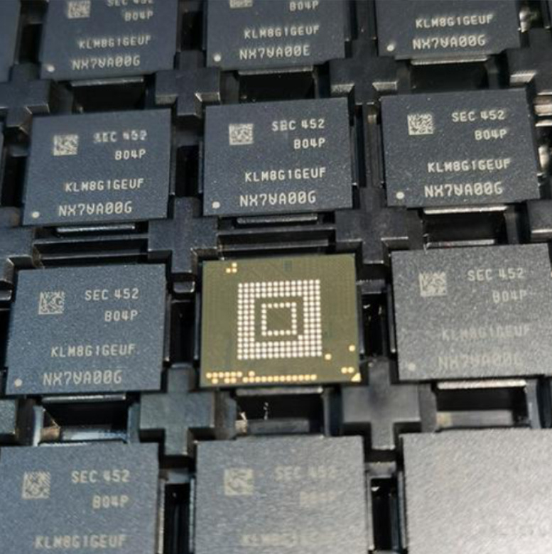 YMEC7B0TE1A2C3 YMEC7C0TG1A2C3 eMMC memorijski IC - nov
