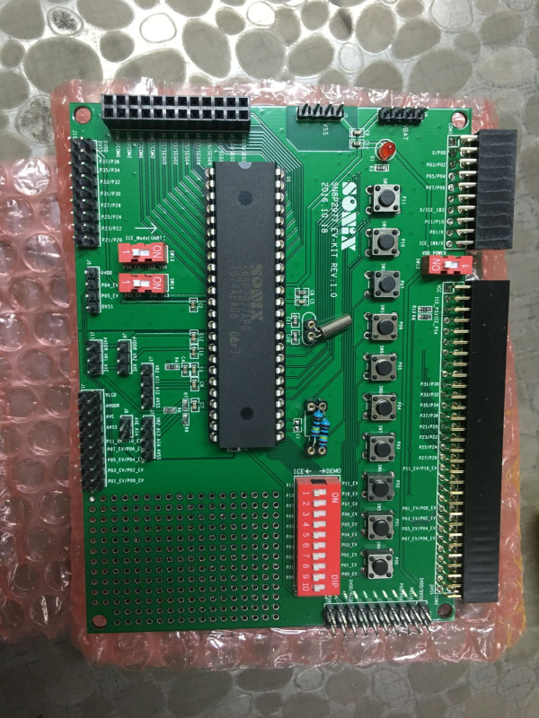 SongHan emulator mikrokontrolera, programator i razvojna ploča za ugrađene čipove