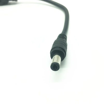 DC konektor pre elektrické vozidlo s lítiovou batériou a nabíjacím káblom