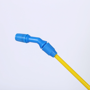 Záhradná pneumatická fľaša na zalievanie rastlín