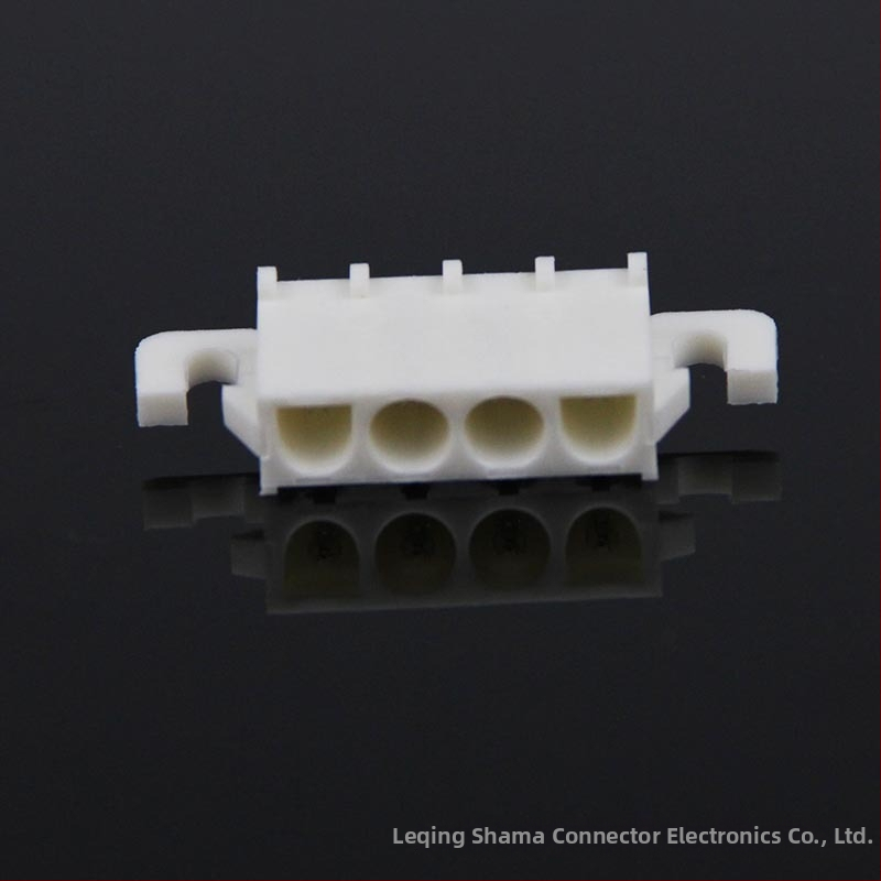 63080-4P konektor s rozstupom 6,3 mm, sklonená pinová zásuvka pre PCB, vysoká hustota terminálov