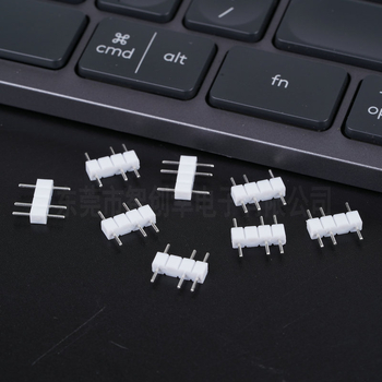 2,54 mm, 4-pólové biele tinované hlavičkové piny pre LED pás, jednoriadkové, kruhové otvory