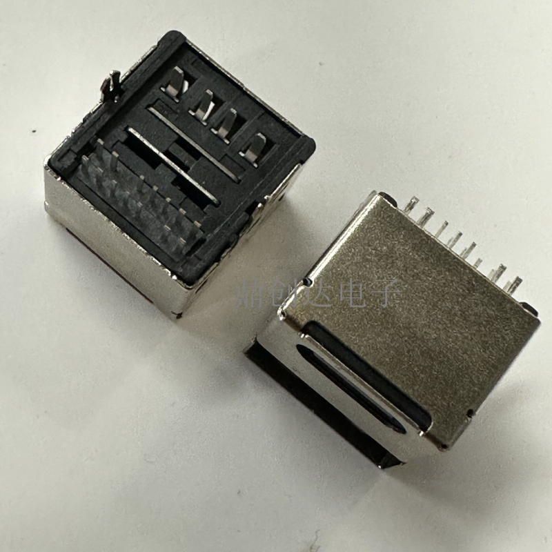 USB 3.1 Type-C 14-pinová samica, 2-v-1 konektor, 180°, dvojvrstvová nabíjacia zásuvka