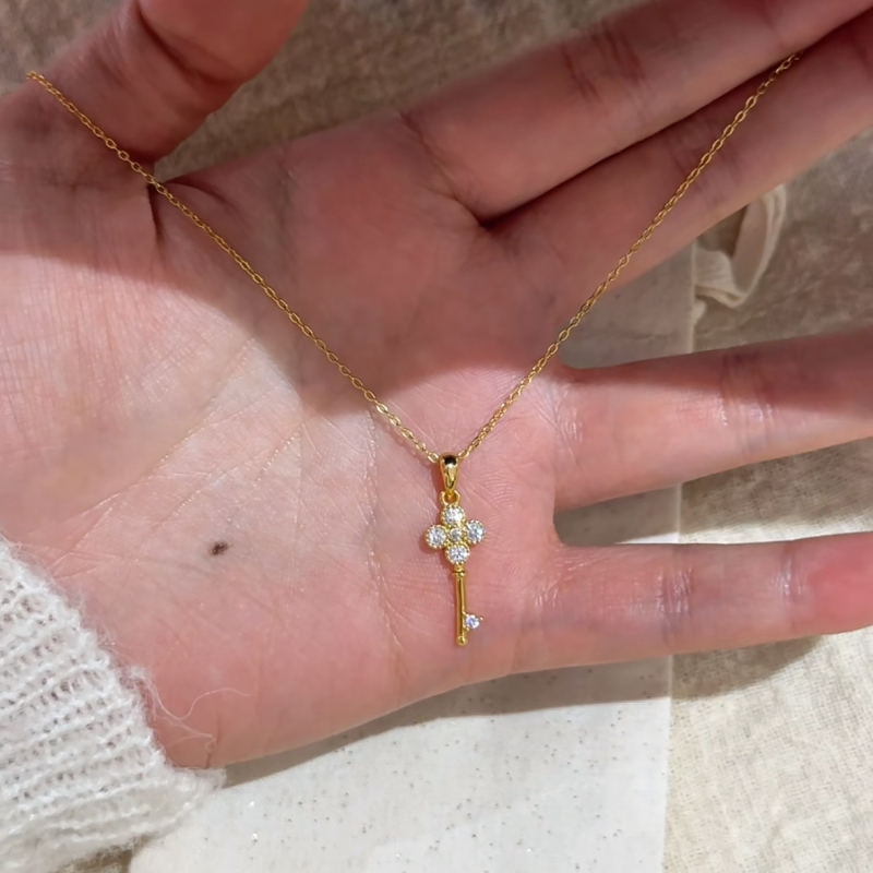 Ženski ogrlica s privjeskom ključem i četverolisnim deteljom, 24K pozlata, vintage stil, cirkon