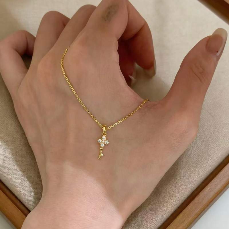 Ženski ogrlica s privjeskom ključem i četverolisnim deteljom, 24K pozlata, vintage stil, cirkon