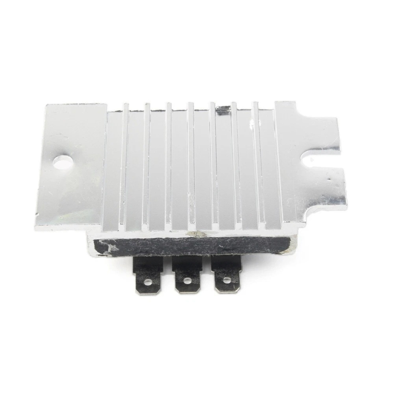 Ispravljač napona za traktor John Deere 325, dio 21066-7012