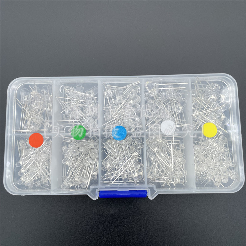 300-komadni set LED dioda 5 mm u pet boja: crvena, žuta, plava, zelena i bijela – u kutiji
