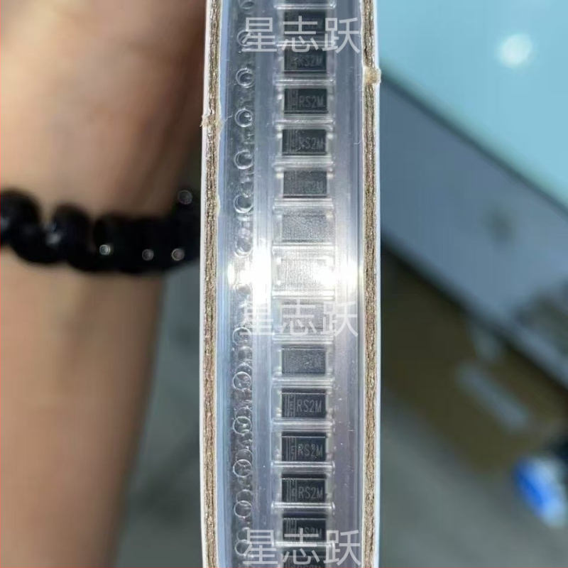 SMD diody s rýchlym zotavovaním RS1M, FR107, RS2M, US1M, US2M, UF4007, SMA2K