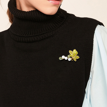 Szőlőfürt alakú brooch – tavasz–nyári divat, kiváló minőség, friss és elegáns, luxus kiegészítő kínai ruhához