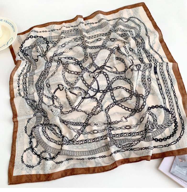 Женски шал с верига в стил Old Money, 70×70 cm, Velvet полиестер, пролет 2026, универсален за градски стил