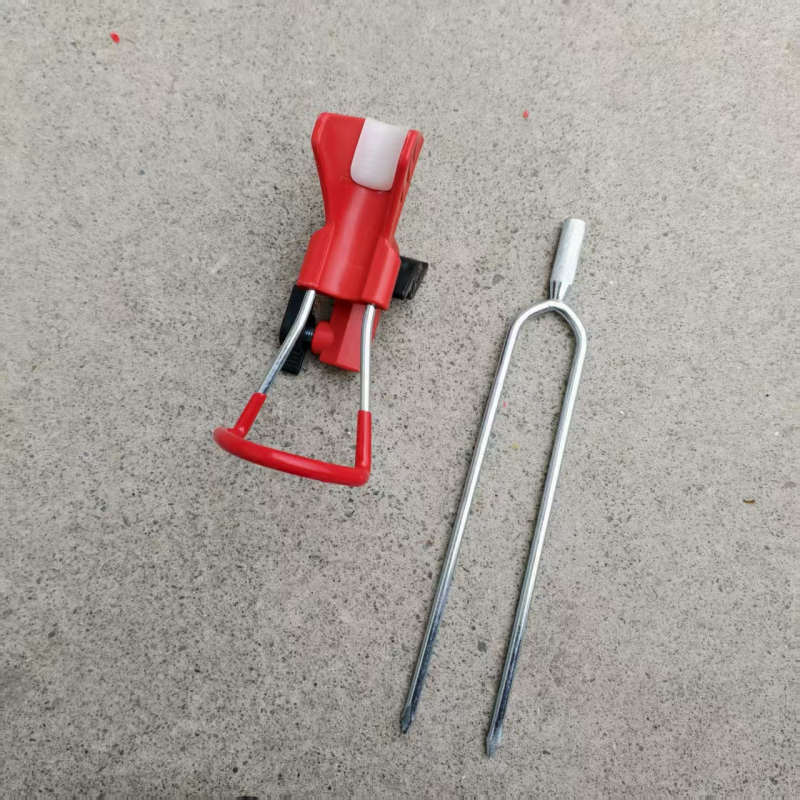 Prilagodljiv držač za ribarski štap i stalak za korištenje na kopnu i moru