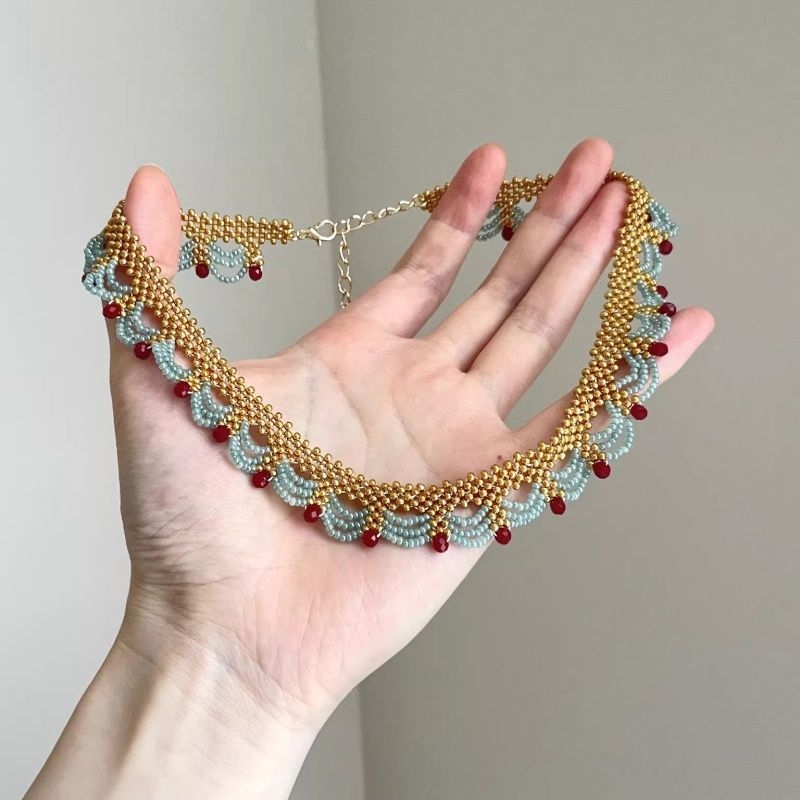 Ženski vintage choker ogrlica s geometrijskim privjeskom