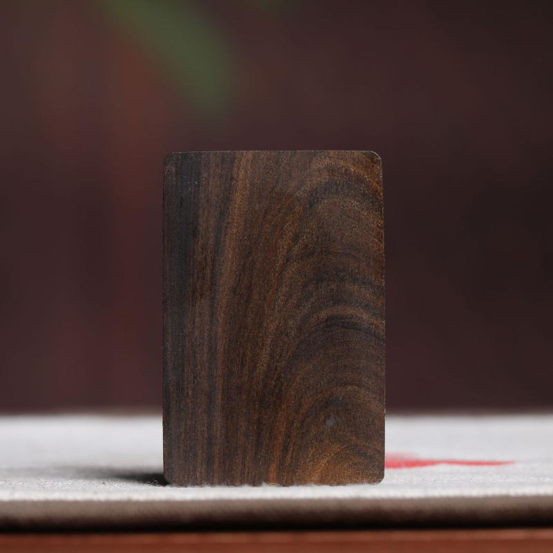 Agarwood Guan Gong Drak vyrezávaný drevený prívesok, dekor do auta