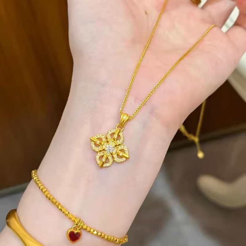 Privjesak Vajra križ s pravim zlatom i dijamantnom ugradnjom, vintage stil, drevna tehnika, tanka ogrlica za ključnicu