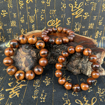 Pánsky drevený náramok s buddhistickými korálkami
