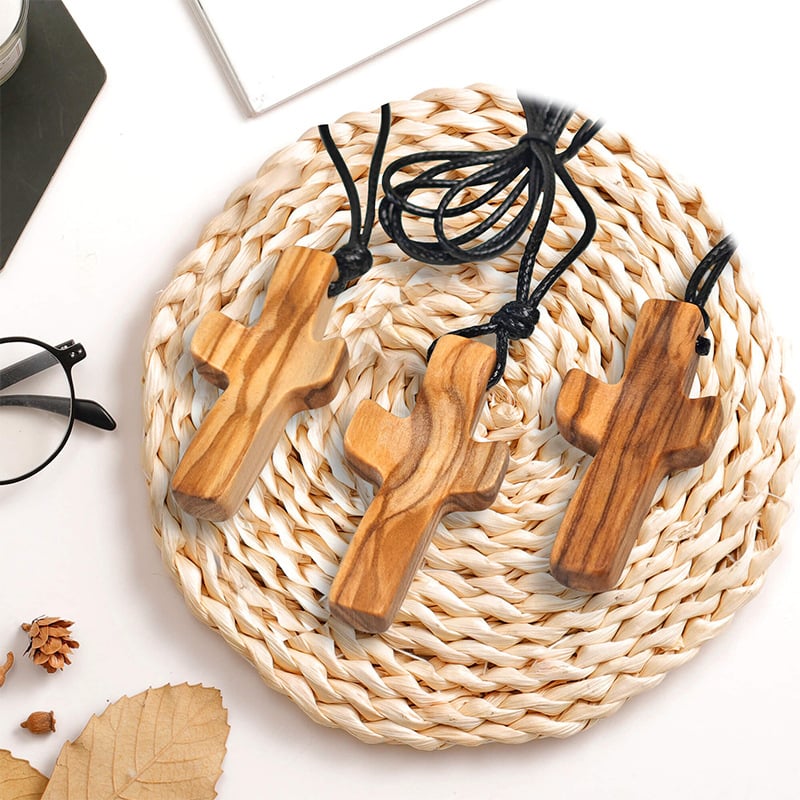 Náhrdelník s krížom z olivového dreva – vintage mestský štýl, moderný minimalistický dizajn