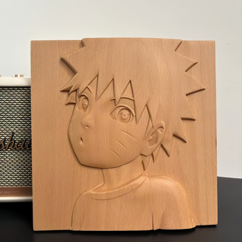 Drevený reliéf s anime postavou ornament