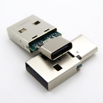USB-A samec na USB-C samicu, integrovaný 2-v-1 konektor na nabíjanie a prenos dát
