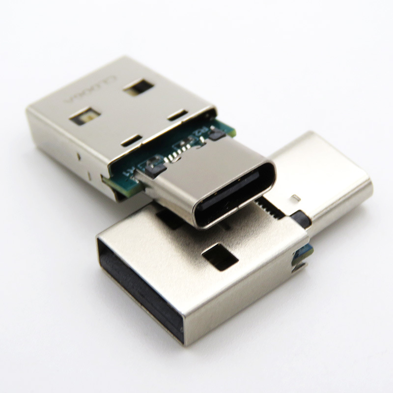 USB-A samec na USB-C samicu, integrovaný 2-v-1 konektor na nabíjanie a prenos dát