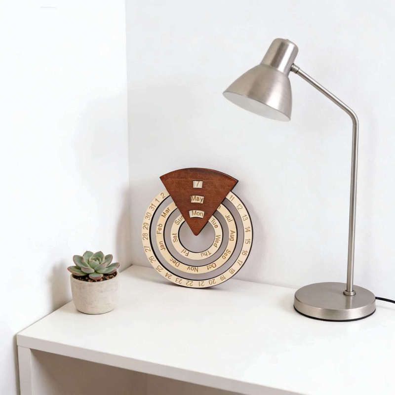 Okrúhly drevený večný kalendár, minimalistický stolný kalendár, drevený dekoratívny doplnok do študovne