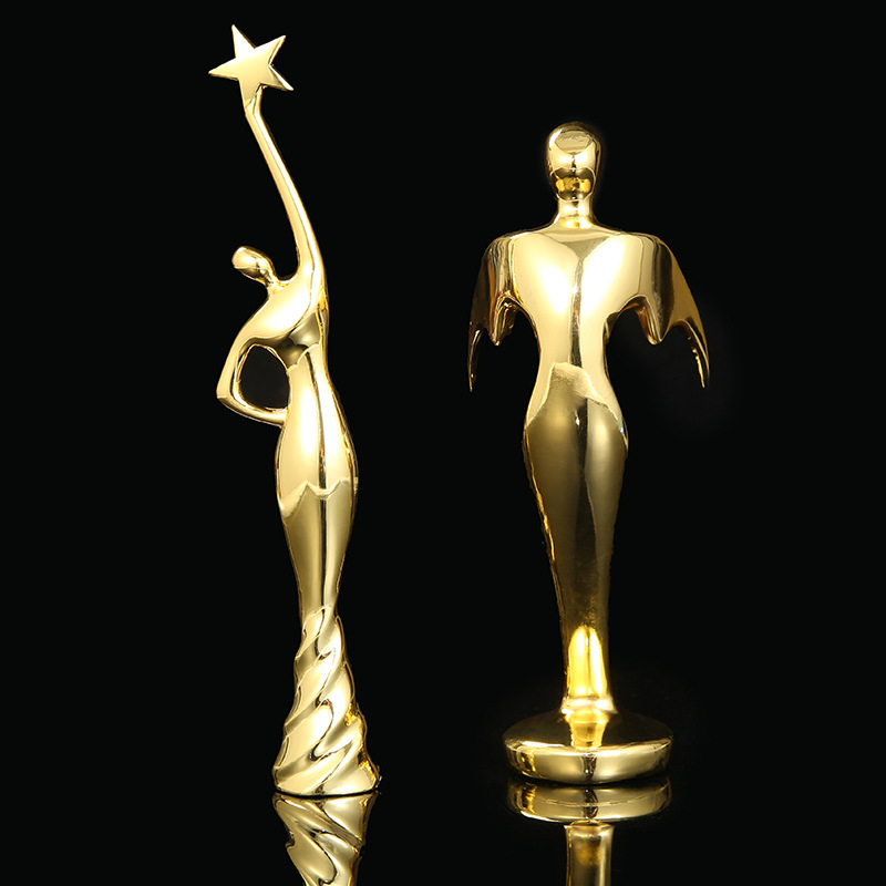 Kovová ozdobná figúrka, prispôsobiteľná karikatúrna maskotka pre firemné dary a každoročné stretnutia, 3D model.