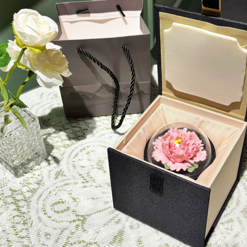 Ručne vyrobený porcelánový difuzér s kvetinovým motívom – aromaterapeutická ozdoba do obývačky, spálne a pracovne; keramická darčeková sada
