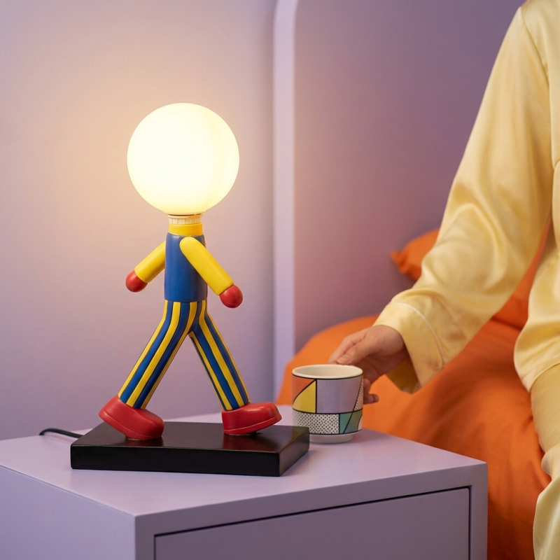 Farebná pruhovaná karikatúrna figúrka na dekoráciu stola a čítaciu lampu