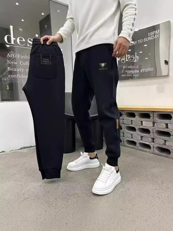 Muške crne harém hlače, slim fit, sportske, dužina 9/10, elastični pojas, za proljeće i jesen