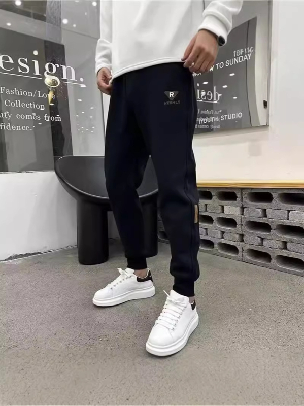 Muške crne harém hlače, slim fit, sportske, dužina 9/10, elastični pojas, za proljeće i jesen