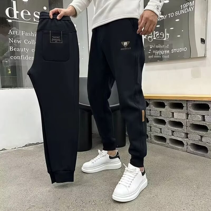 Muške crne harém hlače, slim fit, sportske, dužina 9/10, elastični pojas, za proljeće i jesen