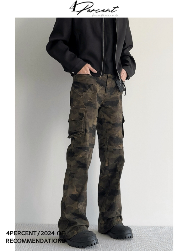 Férfi denim nadrág kamufláz mintával, több zsebbel, egyenes szabás, karcsúsított fazon, retro amerikai stílus