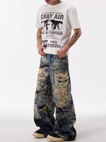 Ανδρικά τζιν denim με graffiti και 3D distressed φθορά, αμερικανικό street style, ίσια γραμμή με χαλαρή φαρδιά σιλουέτα