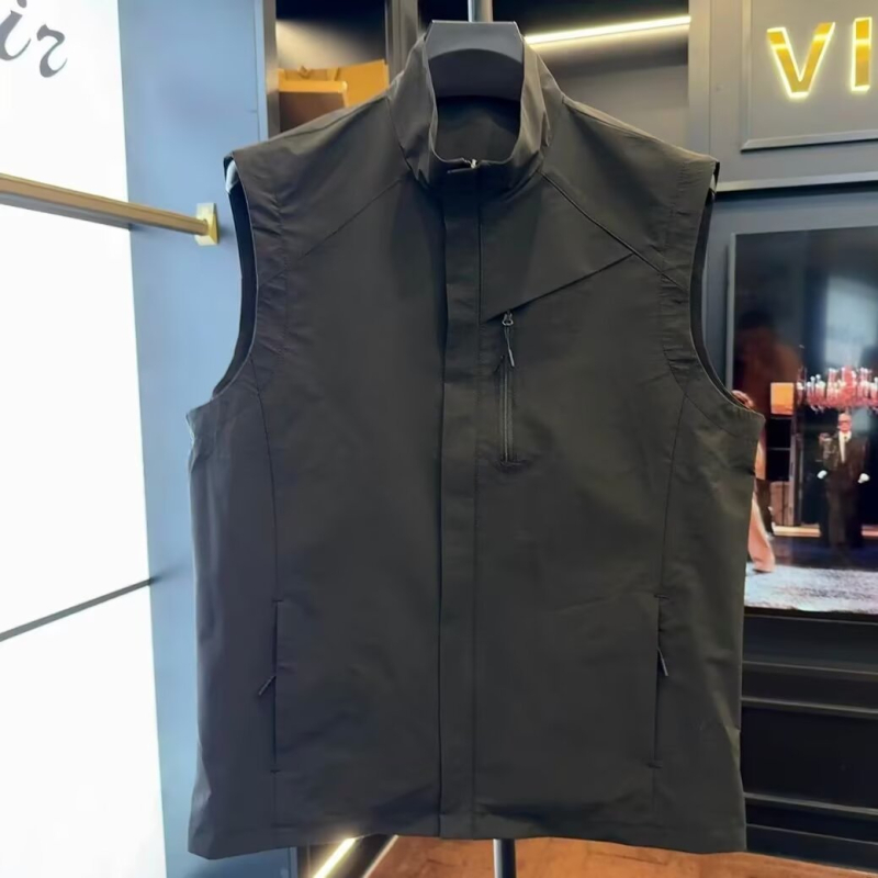 Férfi áll-nyakú mellénydzseki soft shell, slim fit, könnyű luxus, őszi 2025