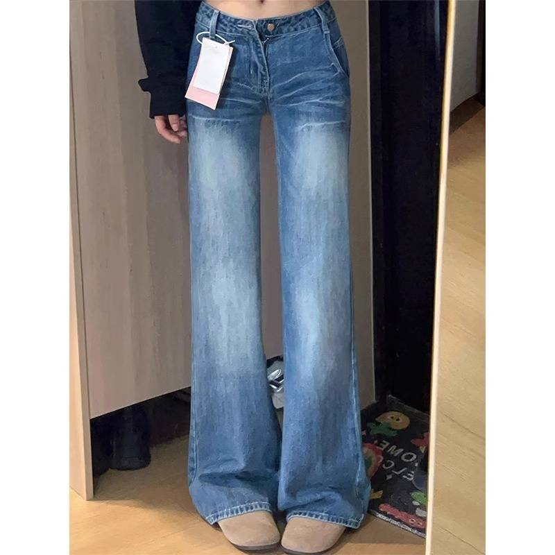 Ženske traperice visokog struka, širokih nogavica, lagano proširene, gradski stil, proljeće