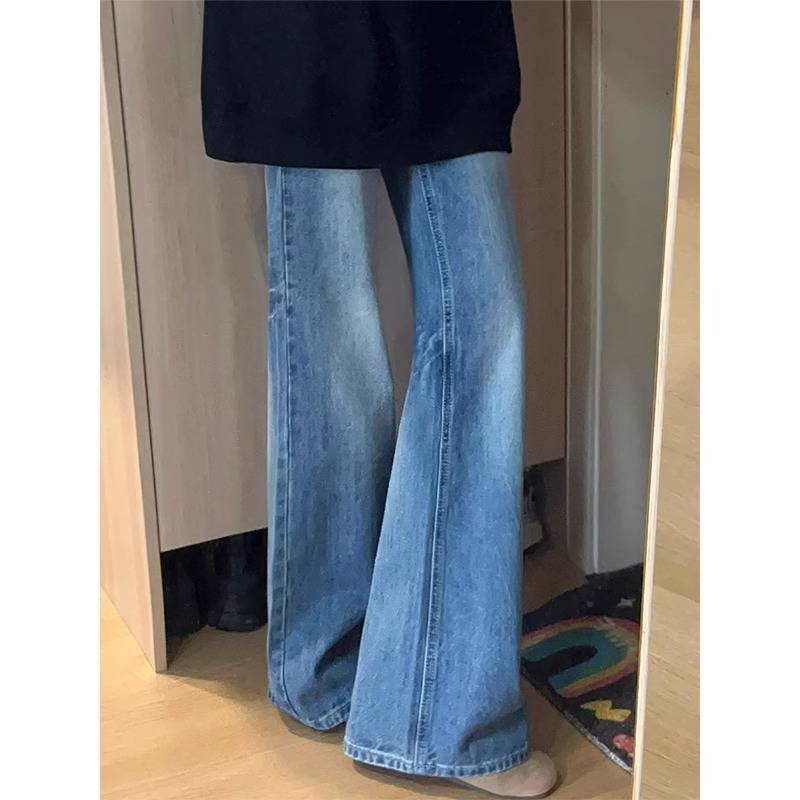 Ženske traperice visokog struka, širokih nogavica, lagano proširene, gradski stil, proljeće