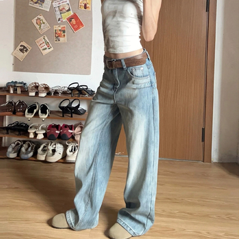 Ženske traperice u američkom stilu, plavi isprani denim, visokim strukom, ravni kroj, blagi vizualni efekt sužavanja siluete