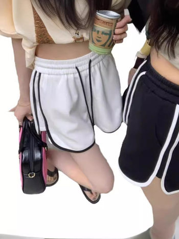 Sive ženske šortse, casual stil, elastičan pojas, udoban kroj, široke nogavice, 3/4 duljine, ljeto