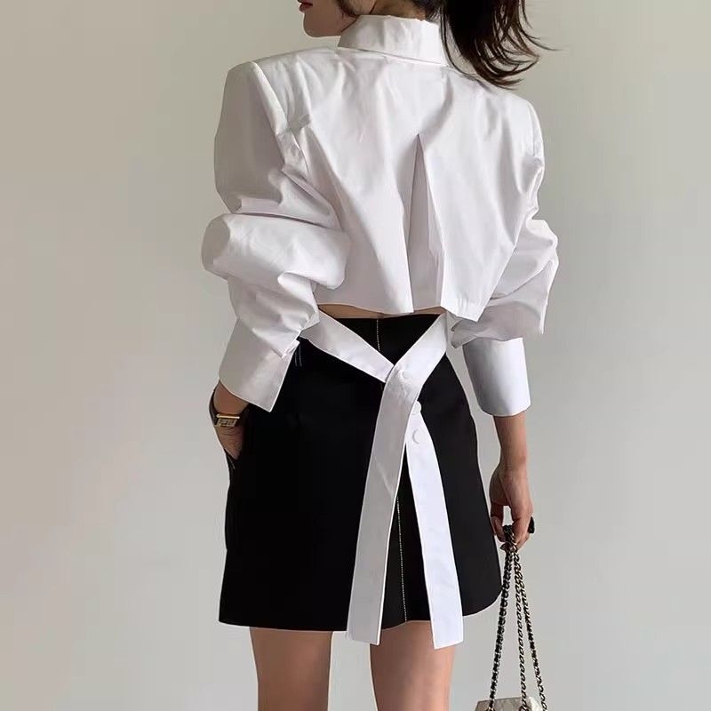 Koreai chic tavaszi cropped felső gallérral, hátul kivágással és pántos zárással, laza szabású női felső