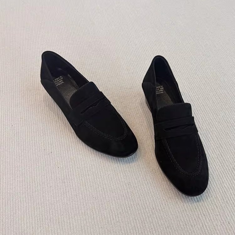 Ženski loaferi od brušene kože, slip-on, okrugla nosnica, debeli potpetica, retro stil